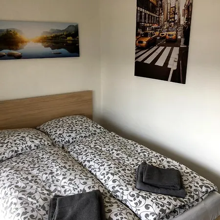 Downtown Apartment *